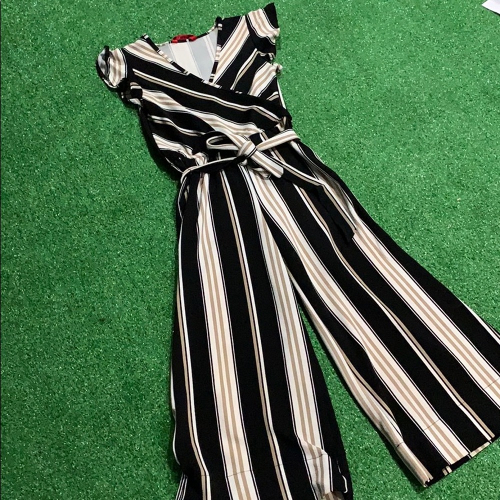 - HOT KISS WIDE LEG JUMPSUIT -